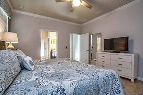 Windsor at Westside-8 Bedrooms House w/Pool-3701WW 8 Home by RedAwning