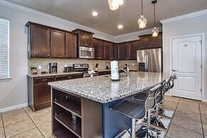 Windsor at Westside-8 Bedrooms House w/Pool-3701WW 8 Home by RedAwning