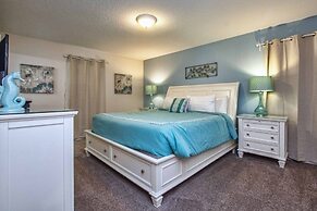 Close To Clubhouse, Pool & Jucuzzi-7031sr 6 Bedroom Home by RedAwning