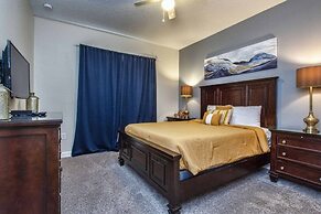 Close To Clubhouse, Pool & Jucuzzi-7031sr 6 Bedroom Home by RedAwning