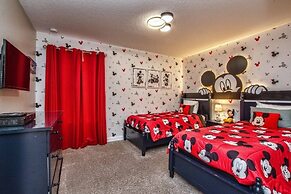 Close To Clubhouse, Pool & Jucuzzi-7031sr 6 Bedroom Home by RedAwning