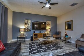 Close To Clubhouse, Pool & Jucuzzi-7031sr 6 Bedroom Home by RedAwning