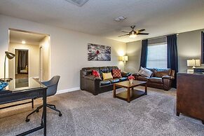 Close To Clubhouse, Pool & Jucuzzi-7031sr 6 Bedroom Home by RedAwning