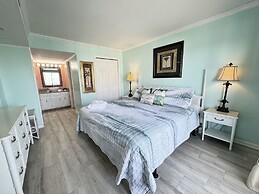 451 El Matador 2 Bedroom Condo by RedAwning