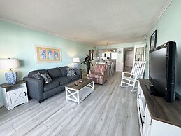 451 El Matador 2 Bedroom Condo by RedAwning