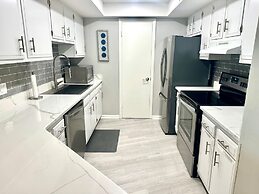 344 El Matador 1 Bedroom Condo by RedAwning