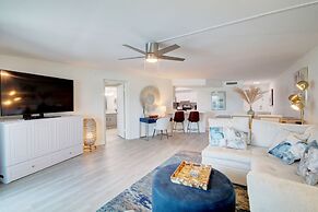 344 El Matador 1 Bedroom Condo by RedAwning