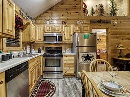 Er306- A Smoky Mountain Dream- Great Location- Close To Town 2 Bedroom