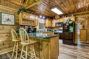 Er215 Red Bird Haven Great Location Close To Town! 3 Bedroom Cabin by 