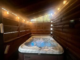 Er215 â Red Bird Haven Great Location â Close To Town! 3 Bedroom Cabin