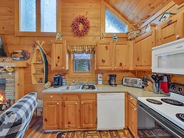 Er107 - Smoky Mountain Charm - Great Location! Close To Town! 2 Bedroo