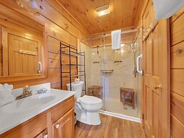 Er107 - Smoky Mountain Charm - Great Location! Close To Town! 2 Bedroo