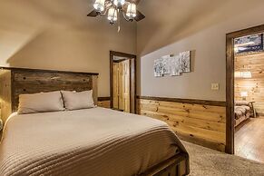 Cuddlin' Up, Er209 - Luxury At Its Finest And Location That Can't Be B