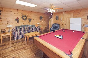 Er308- The Cozy Bear- Great Location- Close To Town 2 Bedroom Cabin by