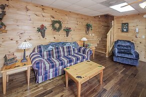 Er308- The Cozy Bear- Great Location- Close To Town 2 Bedroom Cabin by