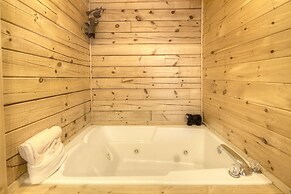 Er308- The Cozy Bear- Great Location- Close To Town 2 Bedroom Cabin by