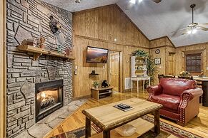 Er38r Grandpa's Getaway - Great Location- Close To Town 2 Bedroom Cabi