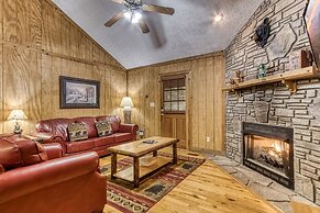 Er38r Grandpa's Getaway - Great Location- Close To Town 2 Bedroom Cabi