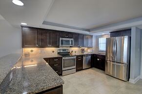 341 El Matador 2 Bedroom Condo by RedAwning