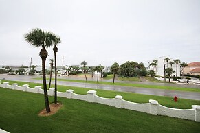 527 El Matador 2 Bedroom Condo by RedAwning