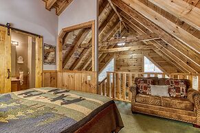 Er83 - Savage Loft - Your Close To The Action Cabin Getaway 2 Bedroom 