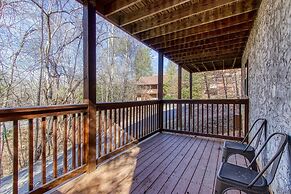 Er83 - Savage Loft - Your Close To The Action Cabin Getaway 2 Bedroom 