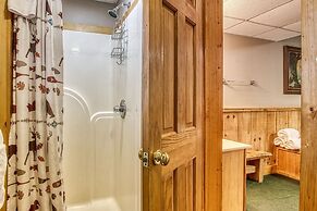 Er83 - Savage Loft - Your Close To The Action Cabin Getaway 2 Bedroom 