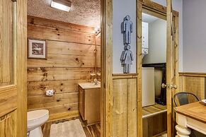 Er83 - Savage Loft - Your Close To The Action Cabin Getaway 2 Bedroom 
