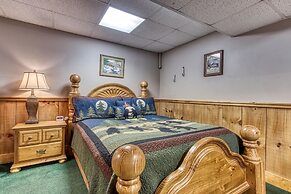 Er83 - Savage Loft - Your Close To The Action Cabin Getaway 2 Bedroom 