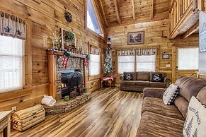 Er83 - Savage Loft - Your Close To The Action Cabin Getaway 2 Bedroom 