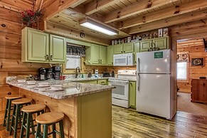 Er309- George's- Great Location- Close To Town 5 Bedroom Cabin by RedA