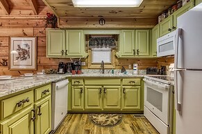 Er309- George's- Great Location- Close To Town 5 Bedroom Cabin by RedA