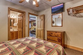 Er309- George's- Great Location- Close To Town 5 Bedroom Cabin by RedA