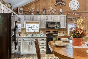 Er26 - Sasquatch Inn - Great Location! Close To Town Resort Pool! 2 Be