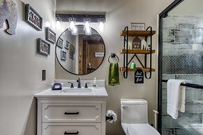 Er26 - Sasquatch Inn - Great Location! Close To Town Resort Pool! 2 Be