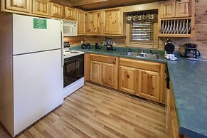 Er302 - Best Of Times Great Location-close To Town 2 Bedroom Cabin by 
