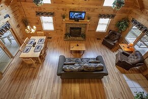 Er302 - Best Of Times Great Location-close To Town 2 Bedroom Cabin by 