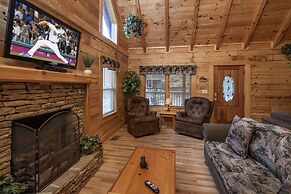 Er302 - Best Of Times Great Location-close To Town 2 Bedroom Cabin by 