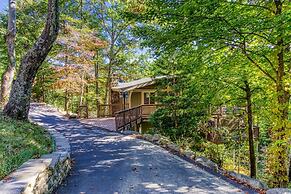 Gatlinburg Views A Unique Cabin Mountain Views Expansive Decks Adjacen