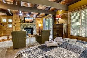 Gatlinburg Views A Unique Cabin Mountain Views Expansive Decks Adjacen