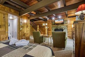 Gatlinburg Views A Unique Cabin Mountain Views Expansive Decks Adjacen