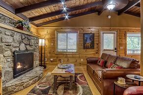 Gatlinburg Views A Unique Cabin Mountain Views Expansive Decks Adjacen