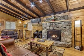 Gatlinburg Views A Unique Cabin Mountain Views Expansive Decks Adjacen