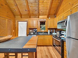 Er76 - Bear Tracks - Great Location! Close To All The Action! 2 Bedroo