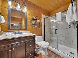 Er76 - Bear Tracks - Great Location! Close To All The Action! 2 Bedroo