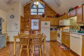 Er46 - Cherith Brook - Great Location. Just Across From Swimming Pool!