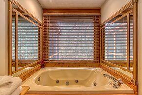 Er46 - Cherith Brook - Great Location. Just Across From Swimming Pool!