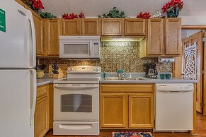 Er46 - Cherith Brook - Great Location. Just Across From Swimming Pool!