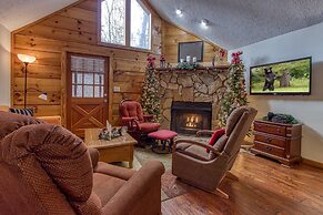 Er46 - Cherith Brook - Great Location. Just Across From Swimming Pool!