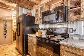 Er45 - Tin Pan Alley - Great Location. Just Across From Swimming Pool!